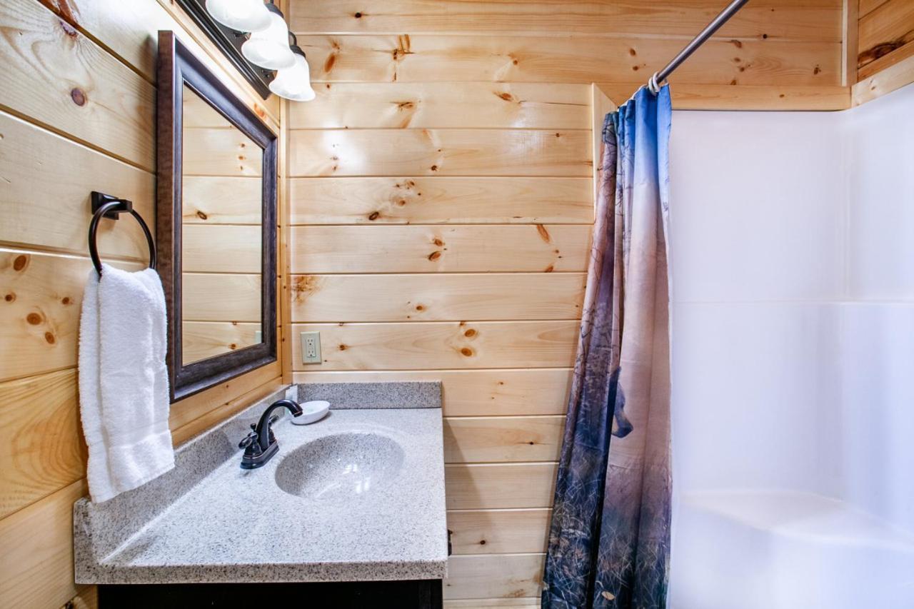 Swimming Bears Lodge 1 With Indoor Pool And Hot Tub Pigeon Forge Exterior photo